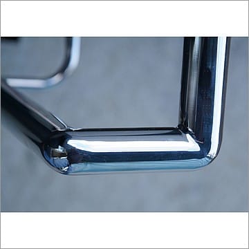 Le Corbusier - LC2 Petite Lounge Chair