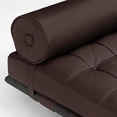 Mies van der Rohe: Exhibition Day Bed - Java Brown Leather - Black Hardwood
