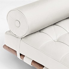 Mies van der Rohe: Exhibition Day Bed - Snow White Leather - Walnut Frame