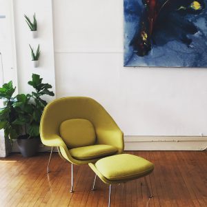 Charteuse Green Saarinen-Style M70 Womb Chair