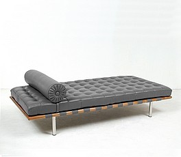 Show product details for Exhibition Daybed - Cloud Gray Leather