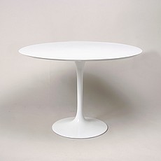 Show product details for Saarinen Tulip Bistro Table 42 Inch Round - Solid White Quartz