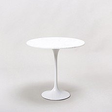 Show product details for Saarinen Tulip Side Table 20 Inch Round - Solid White Quartz
