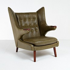 Show product details for Wegner Style: Papa Bear Chair
